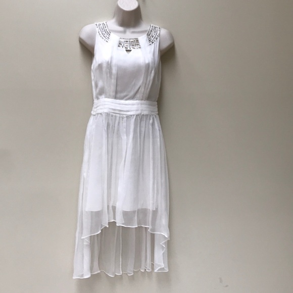 White flowy dress silk. - Picture 1 of 8